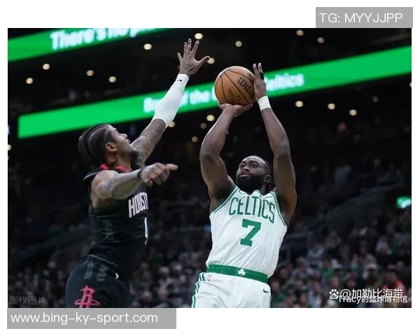 杰伦布朗本赛季追平上赛季单场35得分次数展现出色状态